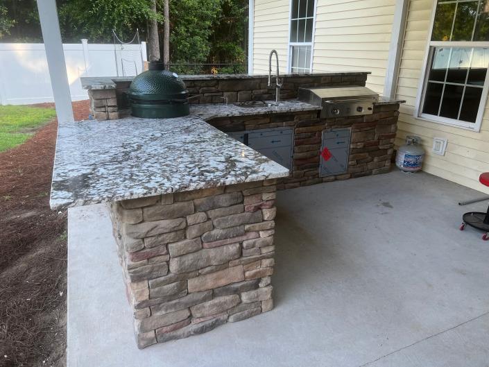 Outdoor kitchen 